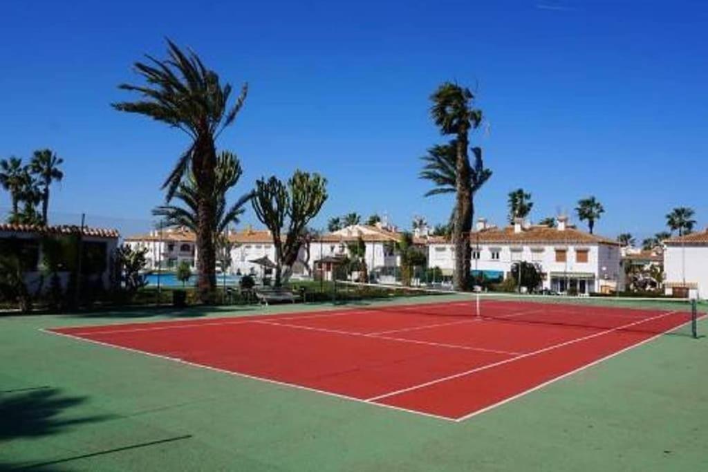 Bungalow En Los Balcones Planta Baja Manzana 5 Numero 18 Alicante Kültér fotó